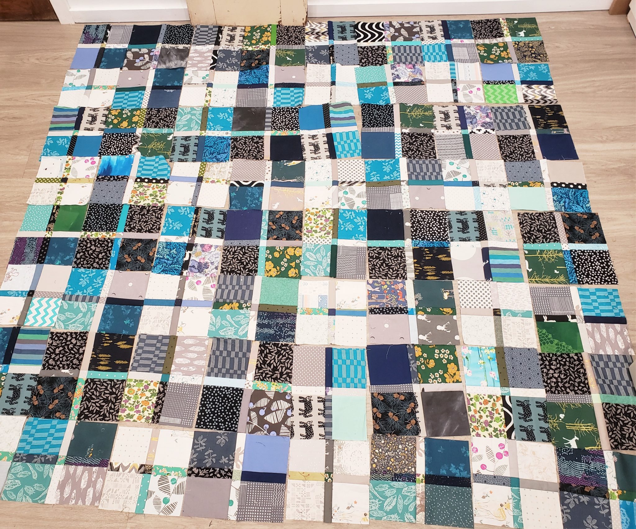 Cool Tone Scrappy Plaidish Throw Quilt Finish - laruedefleurs.com